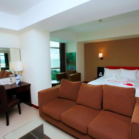 Best Western The Lagoon Hotel Манадо Екстериор снимка