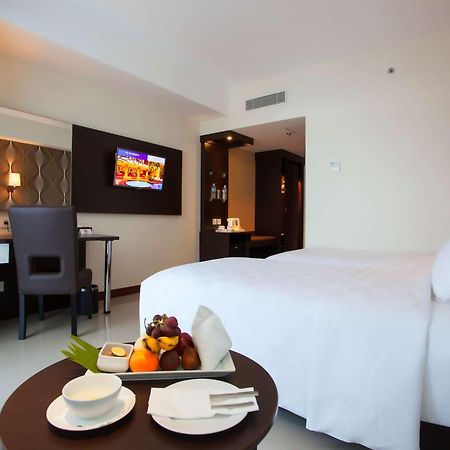 Best Western The Lagoon Hotel Манадо Екстериор снимка