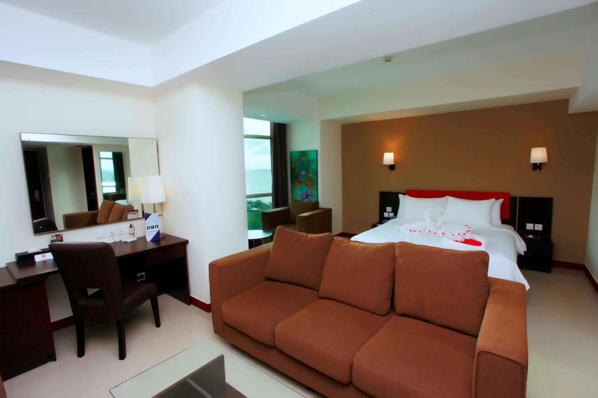 Best Western The Lagoon Hotel Манадо Екстериор снимка